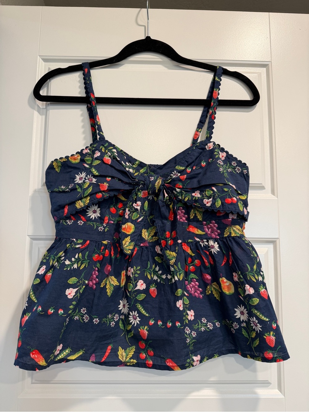 Old Navy Fruit Vegetable Print Bandana Tie Front Tank Size Medium Sweet Scallop